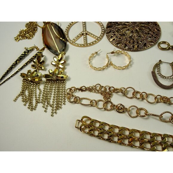 Chunky Statement Jewelry Lot Goldtone 35pc - Picture 11 of 14